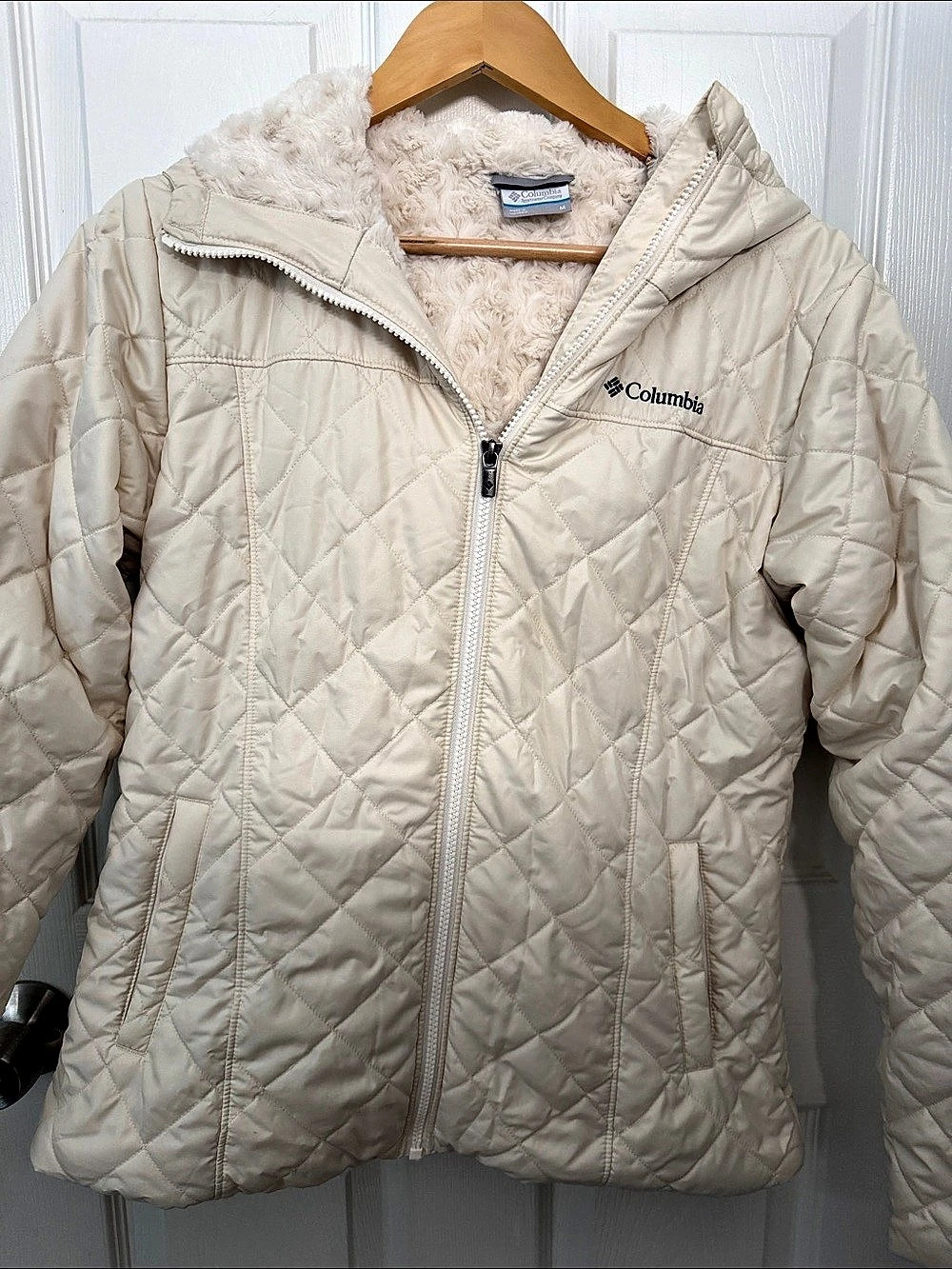 Columbia Women's Quilted Puffer Jacket in Cream, Medium